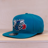 Mitchell & Ness Team Ground 2.0 Fitted Cap C Hornets Teal