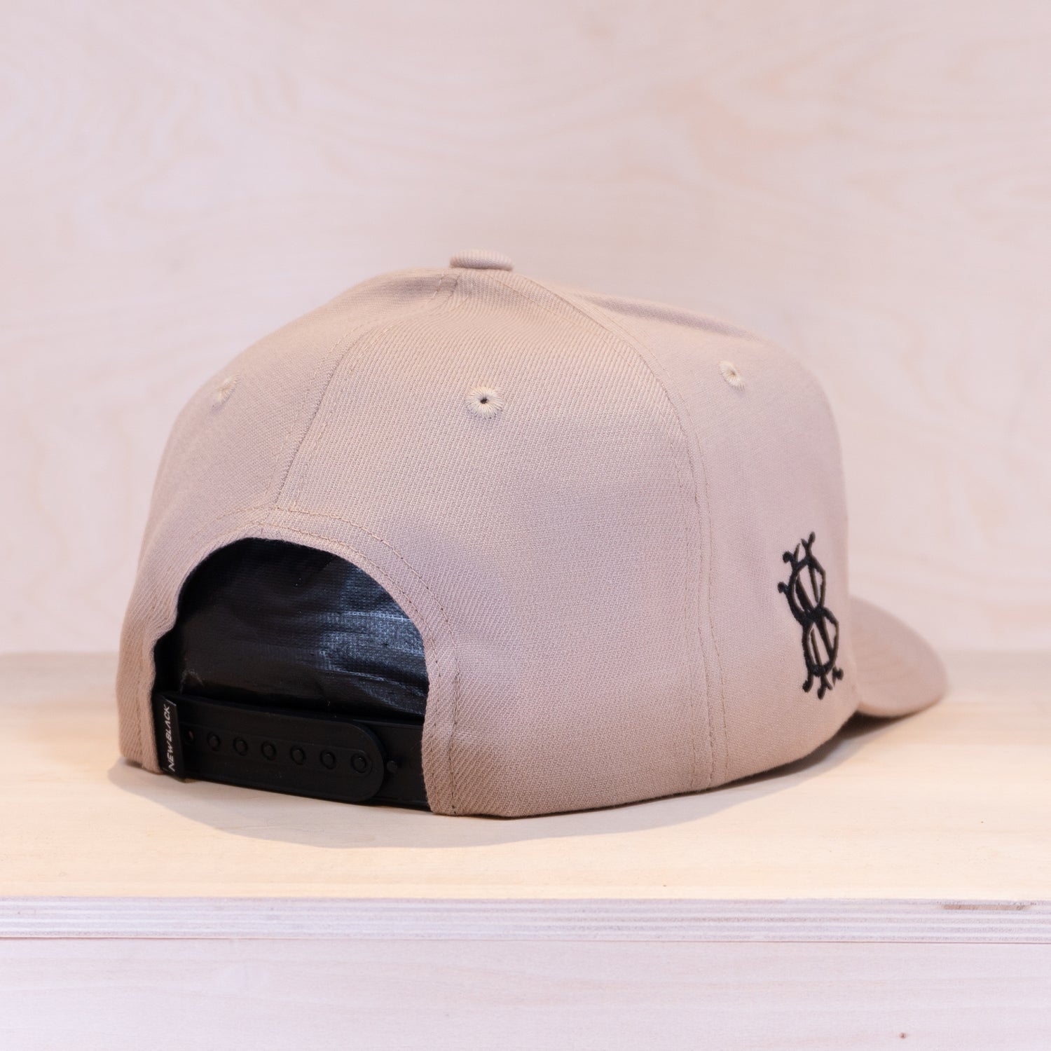 New Black Signature A-frame Cap Stone Beige