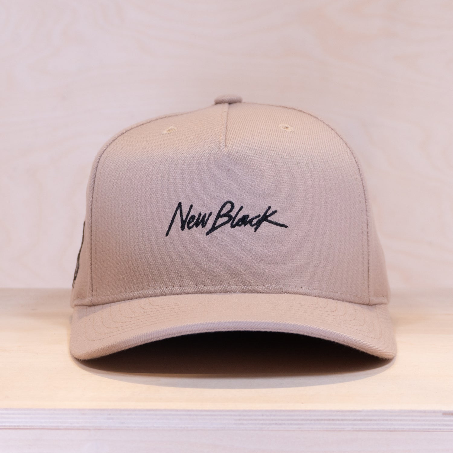 New Black Signature A-frame Cap Stone Beige