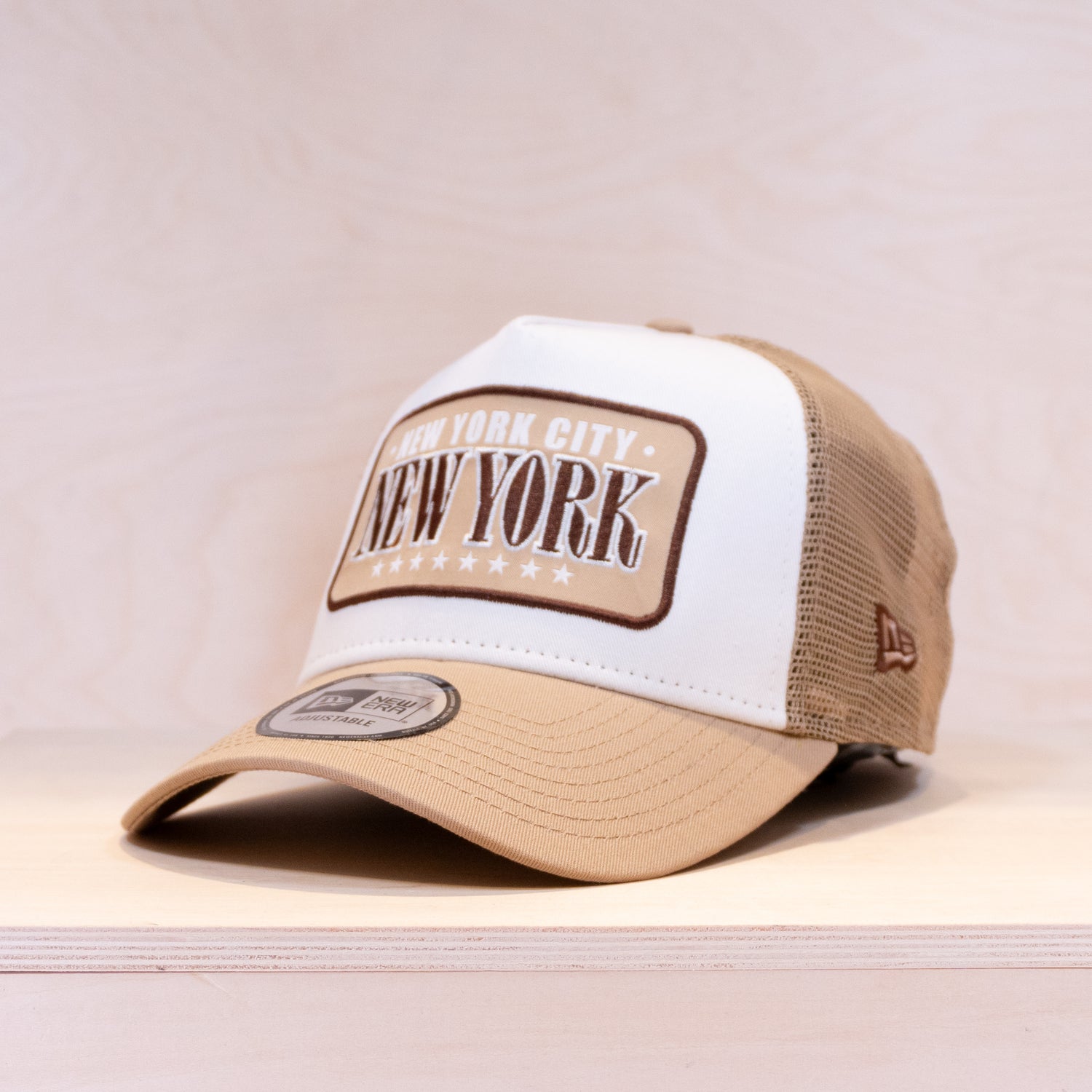 New Era Location Patch New York Trucker Cap Khaki/White