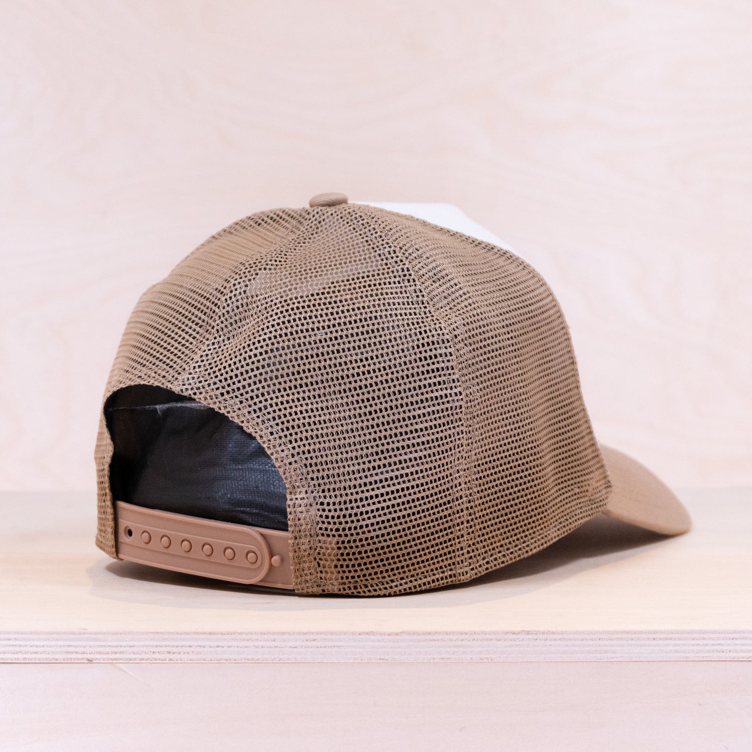 New Era Location Patch New York Trucker Cap Khaki/White