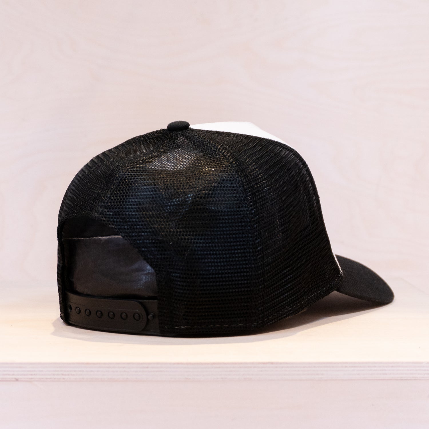 New Era Location Patch Texas Trucker Cap Black/White