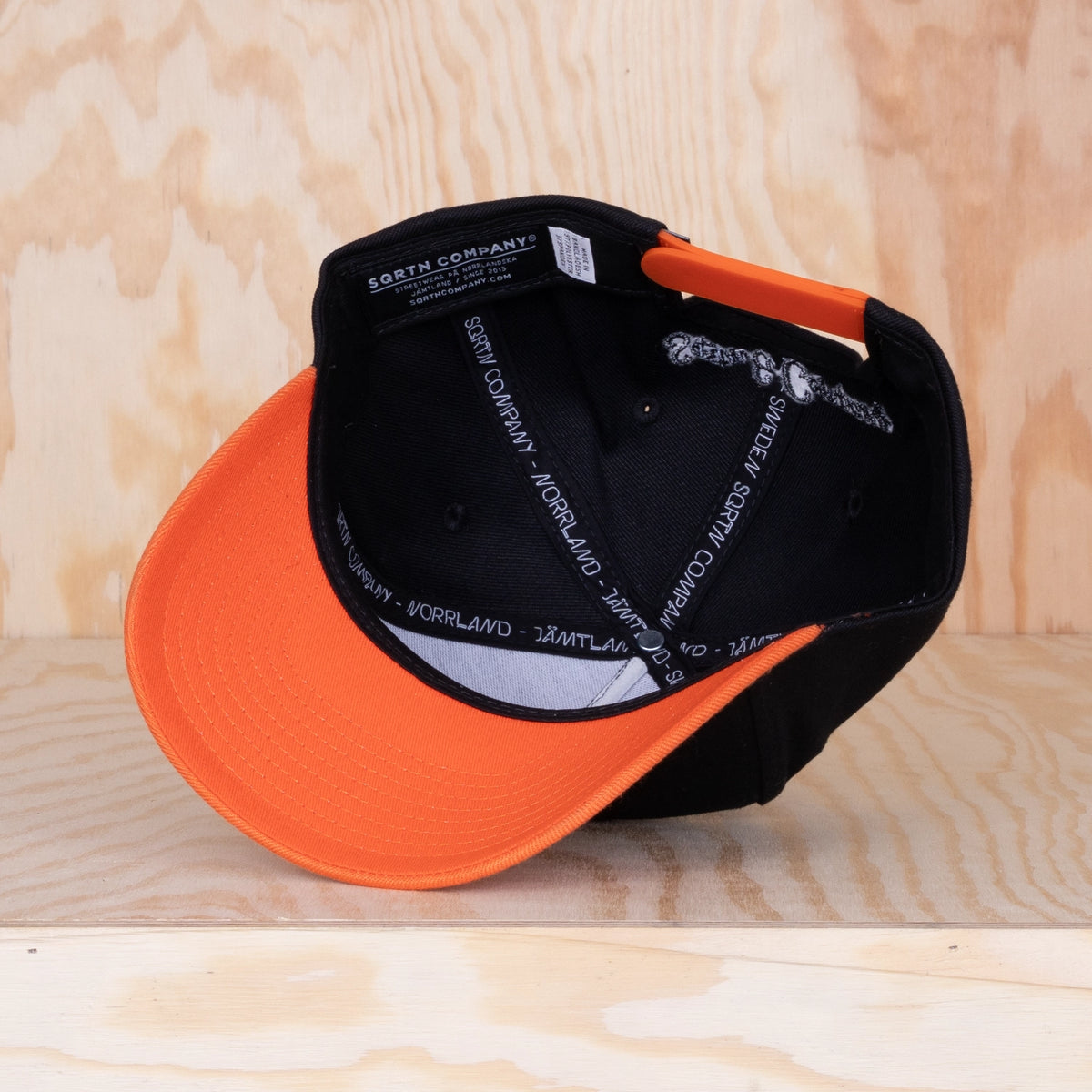 Sqrtn Ockelbo B-Frame Black