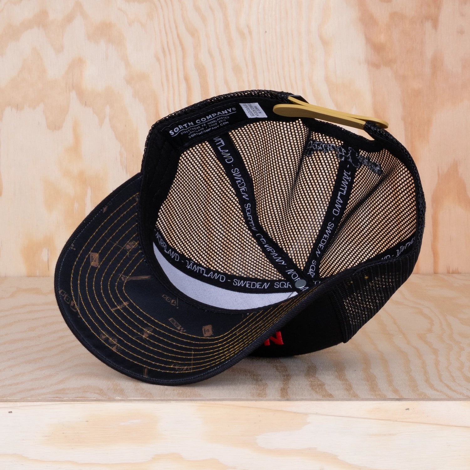 Sqrtn Norrland Racing Trucker Cap Black