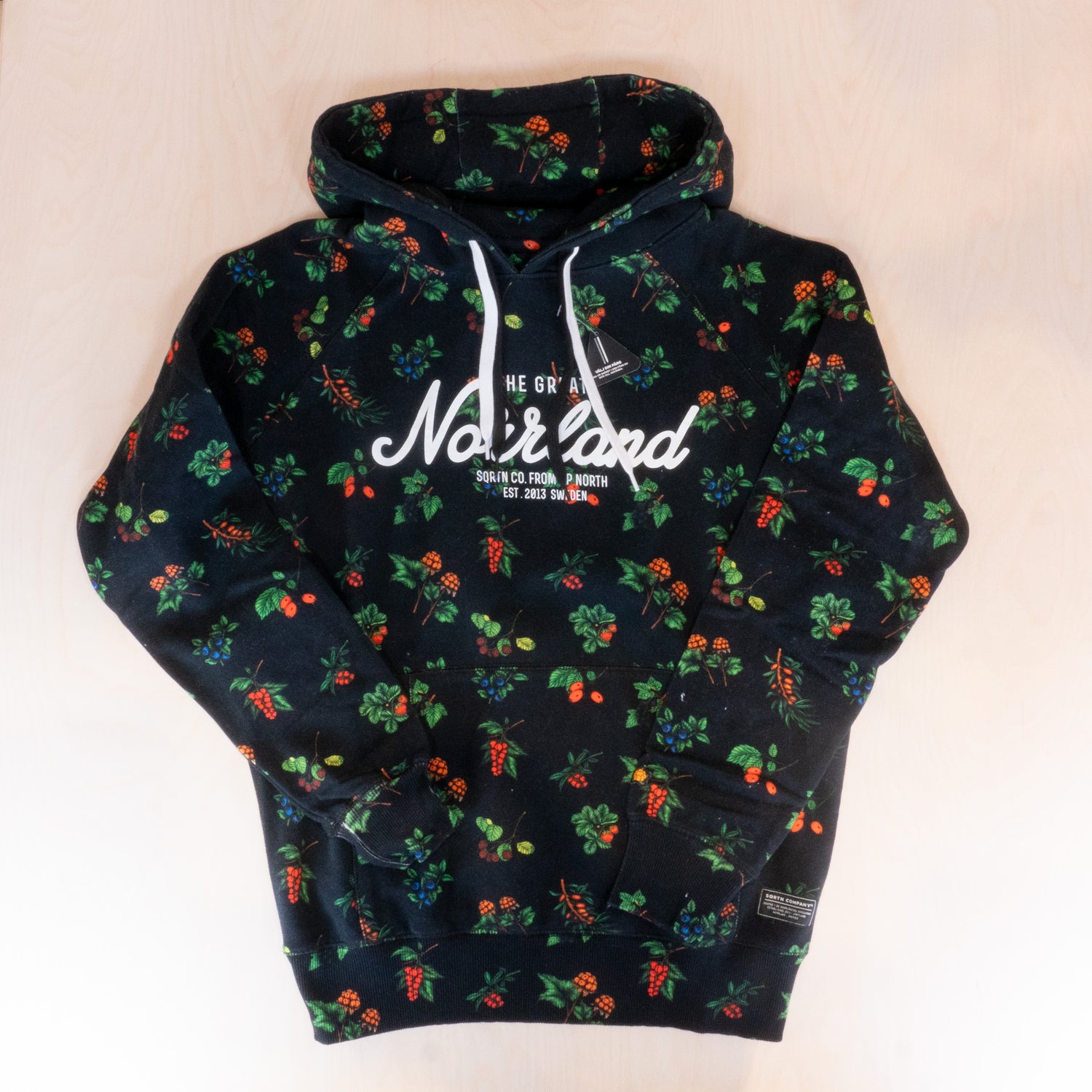 Sqrtn Great Norrland Hood Berry Black