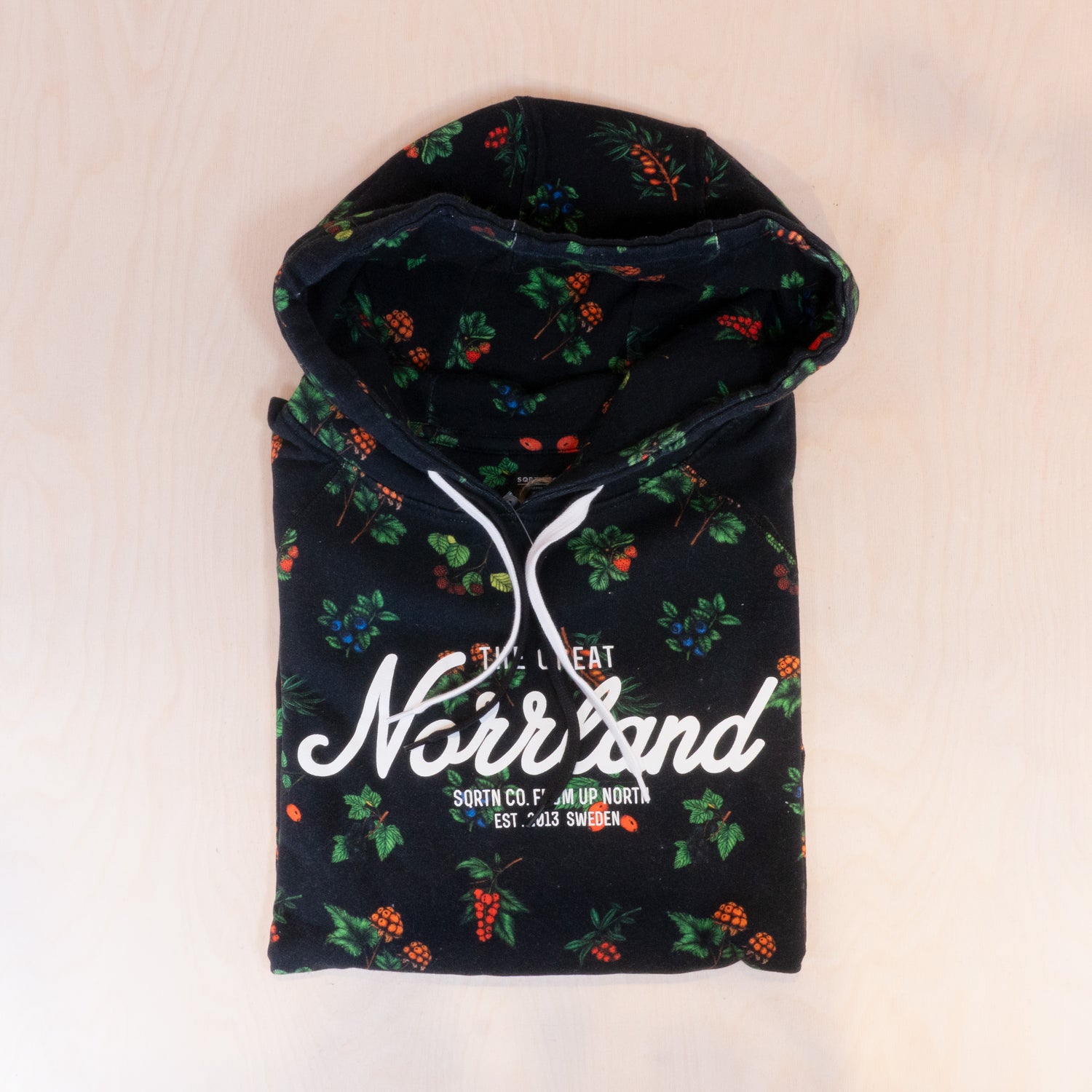 Sqrtn Great Norrland Hood Berry Black