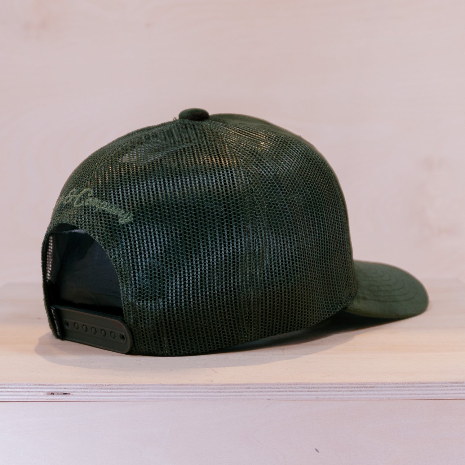 Sqrtn Skogen Velvet Trucker Olive