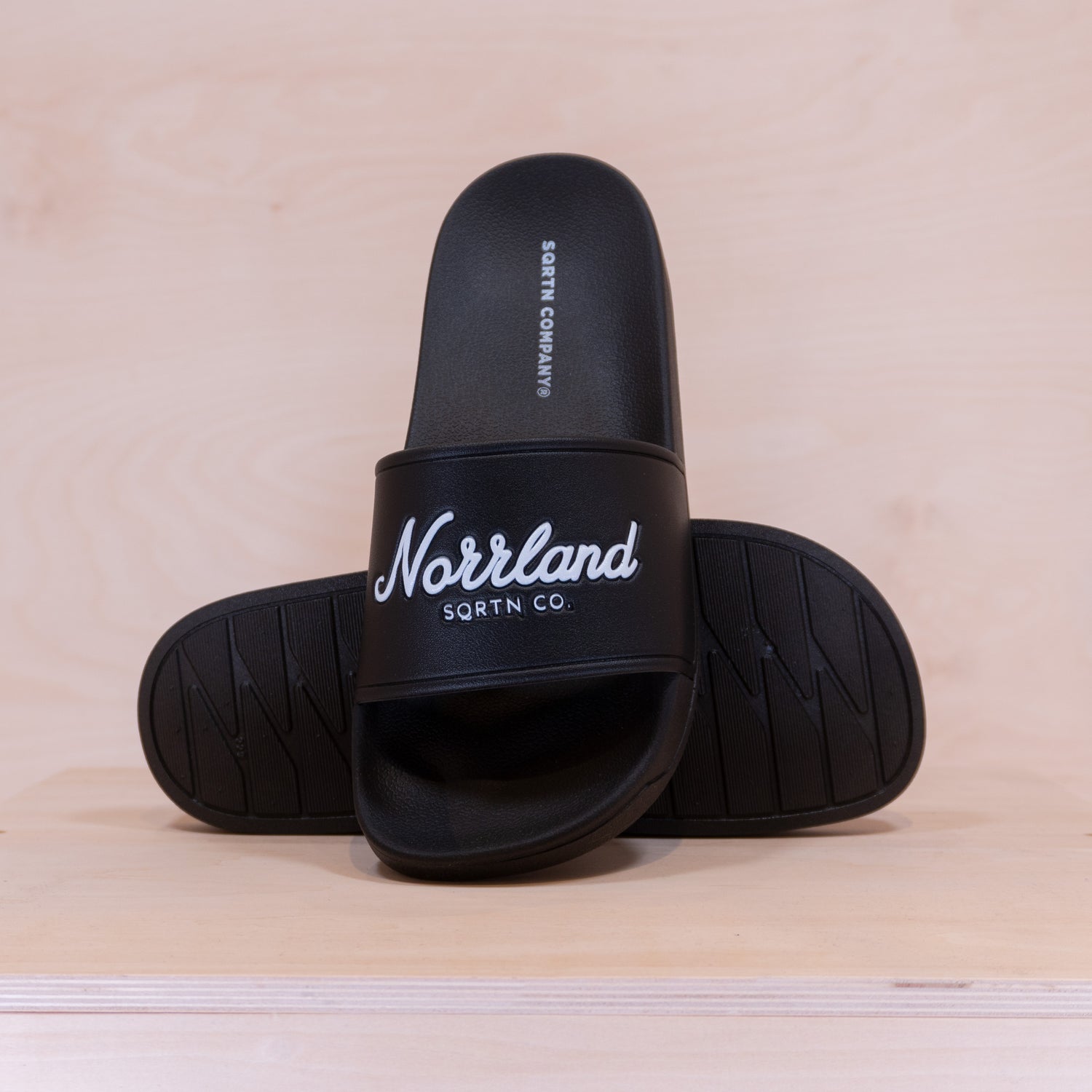 Sqrtn TGN Slider Black