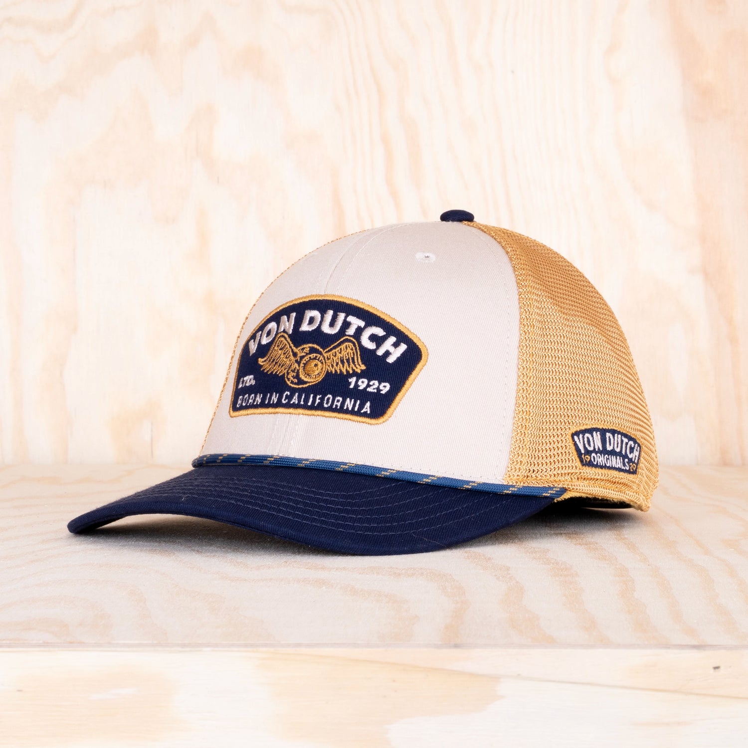 Von Dutch Semi Curved Trucker Cap White/Yellow/Blue