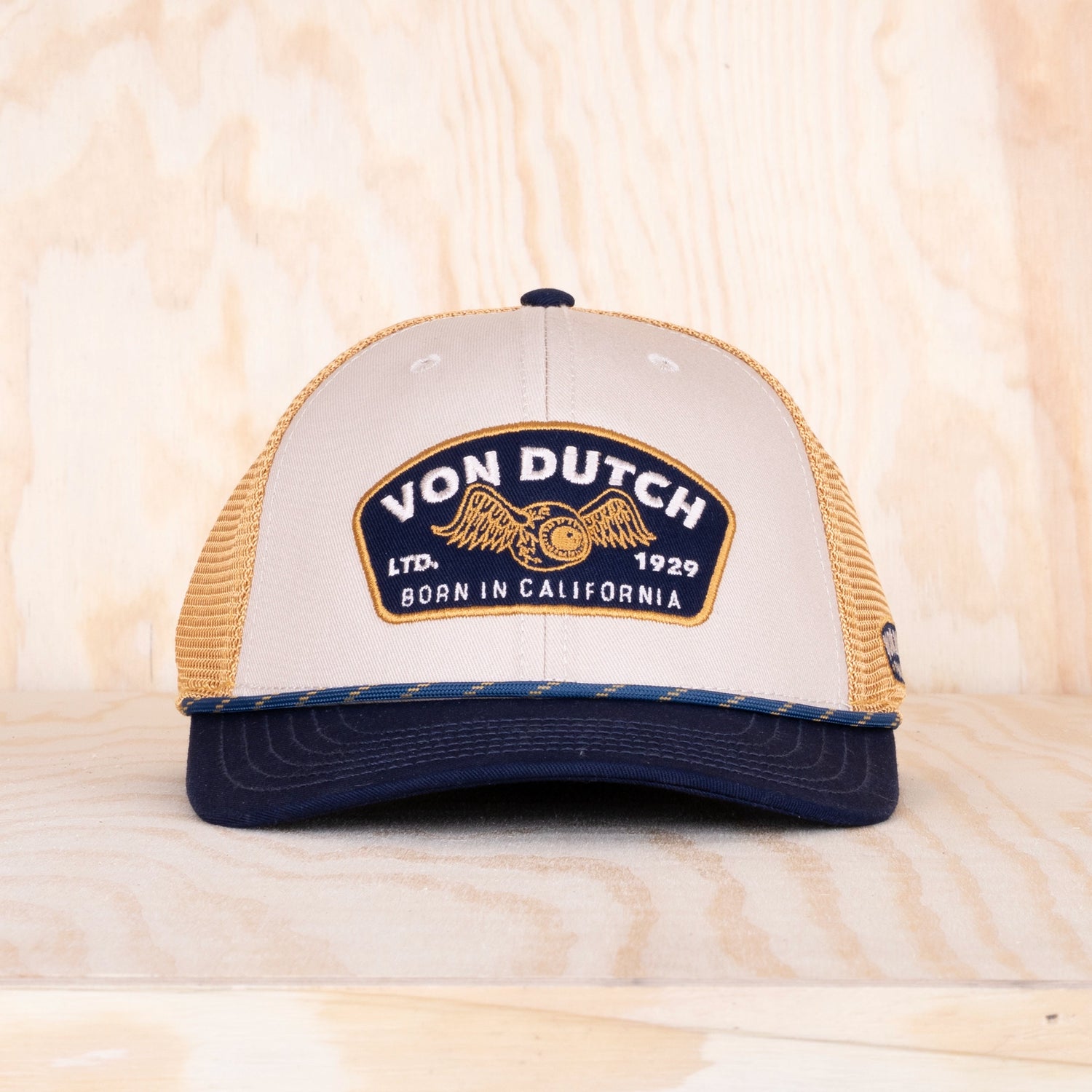 Von Dutch Semi Curved Trucker Cap White/Yellow/Blue