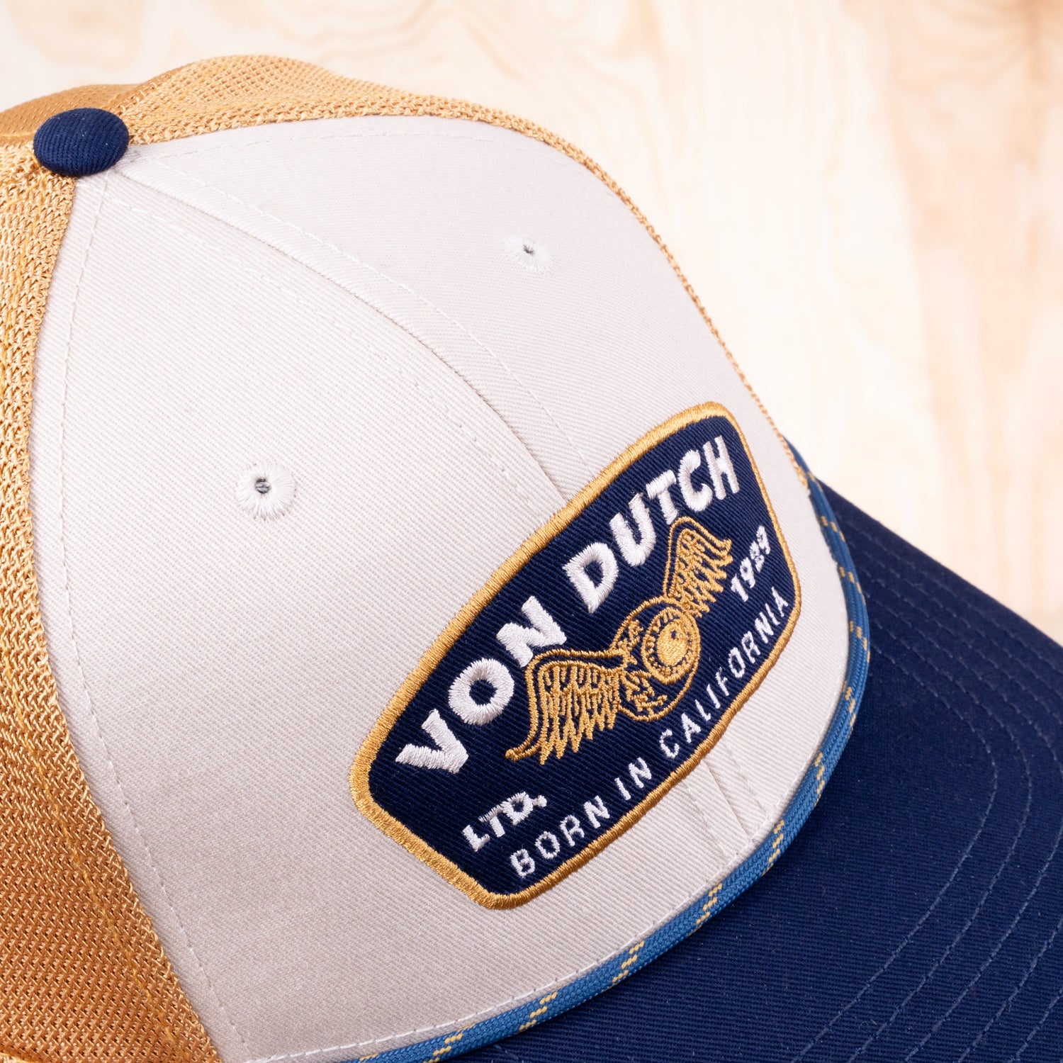 Von Dutch Semi Curved Trucker Cap White/Yellow/Blue