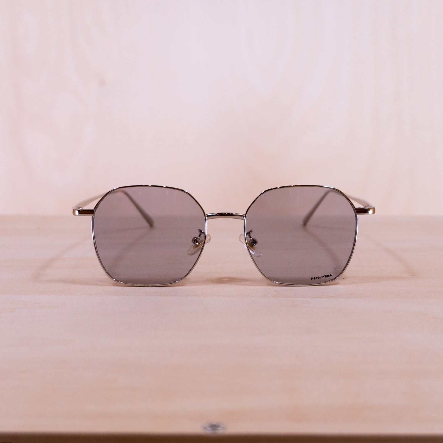 Penumbra Fredde Shade Ice Grey